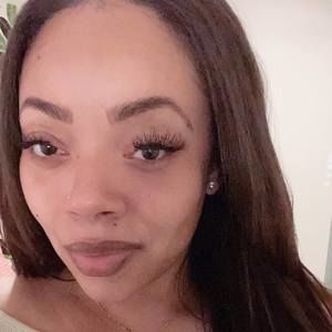 Meet your Posher, Chloe